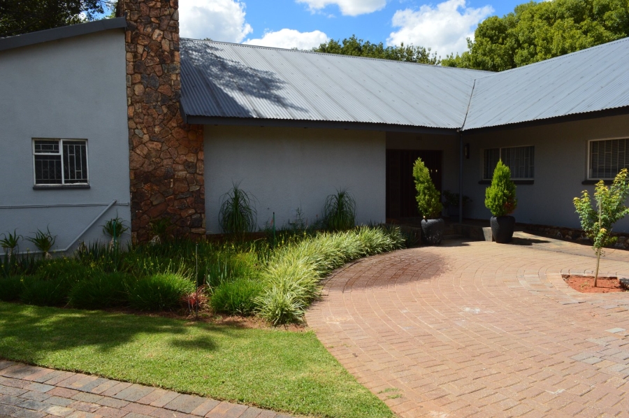 8 Bedroom Property for Sale in Irene Park North West